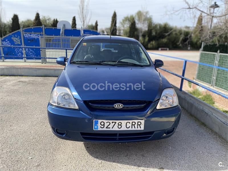 Usado Kia Rio 97 CV (71 kW) 2004 Azul Berlina