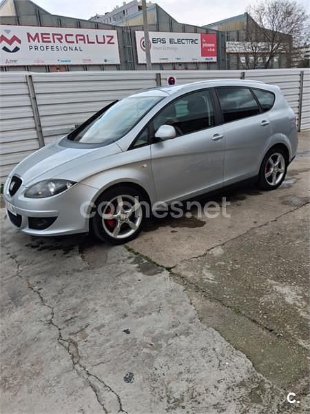 Usado Seat Altea XL 105 CV (77 kW) 2008 Gris / plata Monovolumen