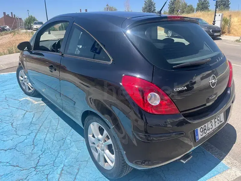Usado Opel Corsa Sport 90 CV (66 kW) 2007 Negro Utilitario