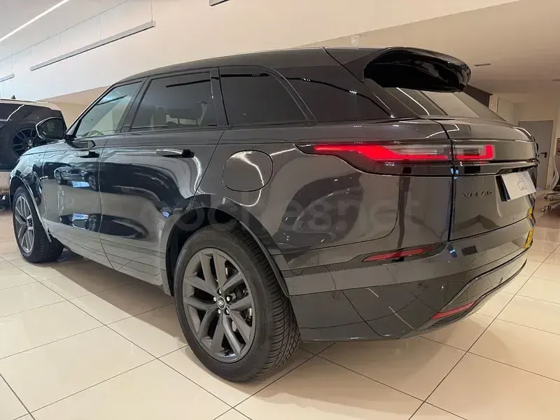 Usado Land Rover Range Rover Velar SE Dynamic 404 CV (297 kW) 2025 Gris / plata SUV