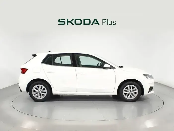Usado Skoda Fabia Ambition 95 CV (69 kW) 2023 Blanco Utilitario
