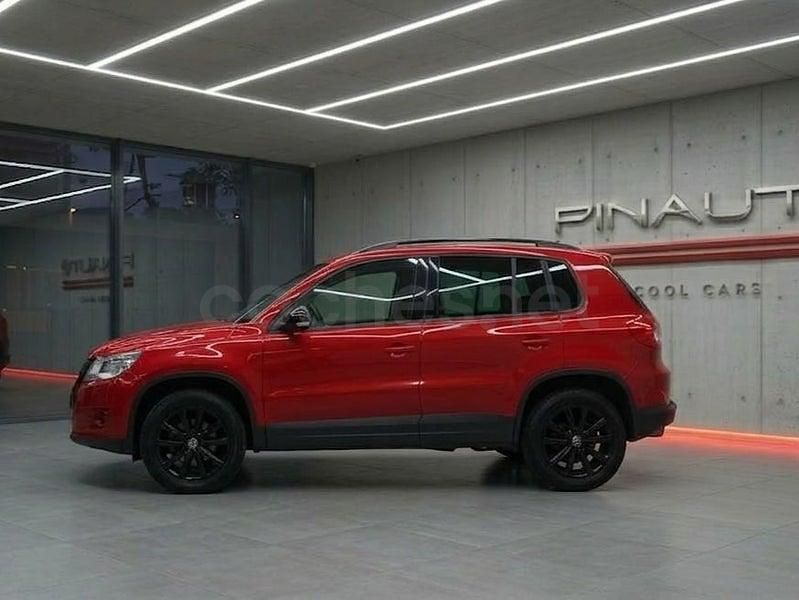 Käytetty VW Tiguan 140 HP (102 kW) 2010 Punainen Katumaasturi