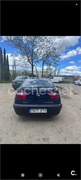 Usado Seat Cordoba Stella 90 CV (66 kW) 2002 Azul Berlina