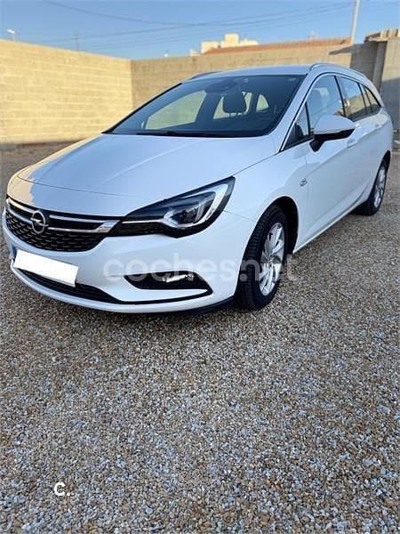 Blanco Usado 2018 Opel Astra Dynamic Familiar | 6500 € (Buen precio) - Imagen 1/4