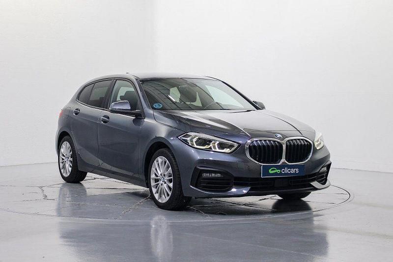 Usado BMW 118 150 CV (110 kW) 2020 Gris / plata Utilitario