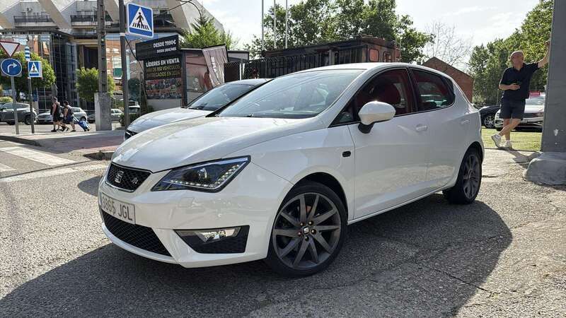 Blanco Usado 2015 Seat Ibiza FR Utilitario | 10.990 € (Precio justo) - Imagen 1/4