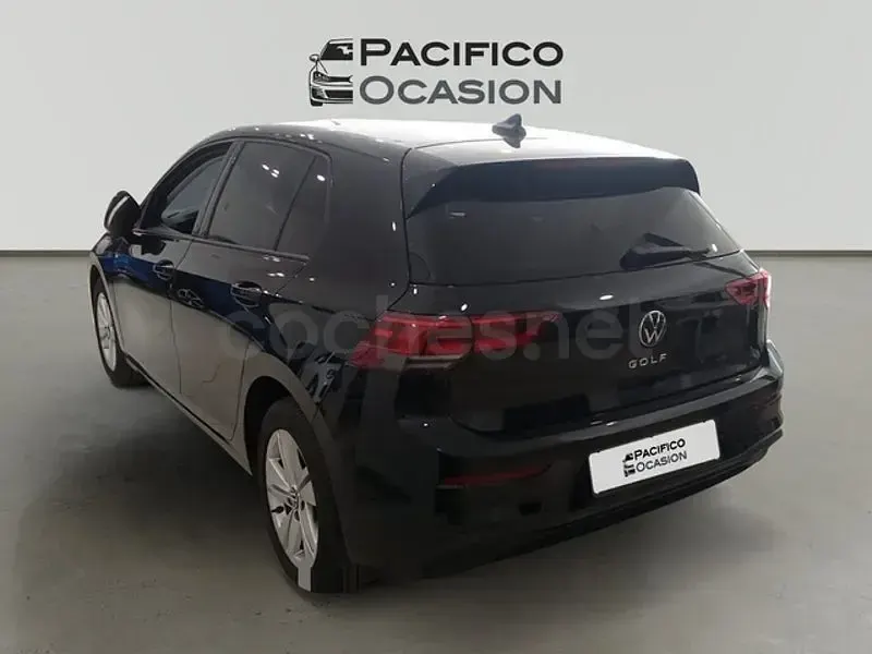 Usado VW Golf VIII Life 110 CV (80 kW) 2022 Negro Berlina