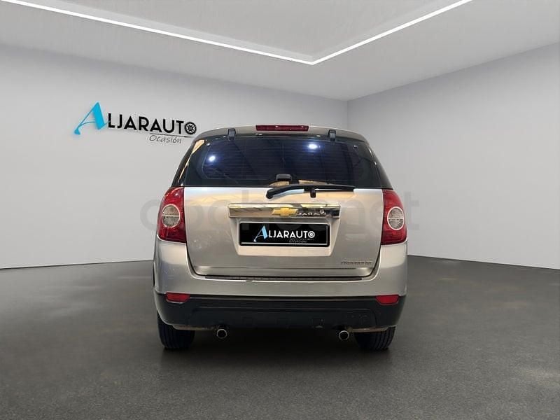 Usado Chevrolet Captiva LS 136 CV (100 kW) 2007 Gris / plata SUV