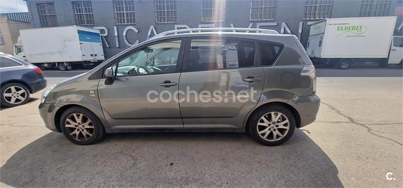 Gris / plata Usado 2002 Toyota Corolla Verso Sol Monovolumen | 2500 € - Imagen 1/4