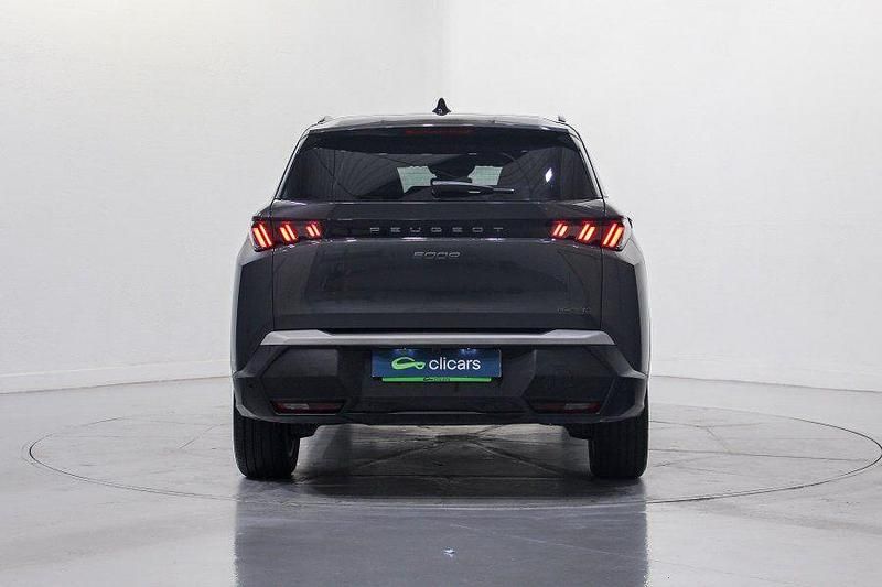 Usado Peugeot 5008 Allure 136 CV (100 kW) 2025 Gris SUV
