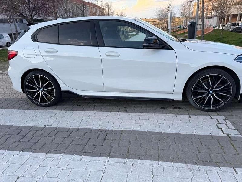 Usado BMW 116 M Sport 136 CV (100 kW) 2024 Blanco Utilitario