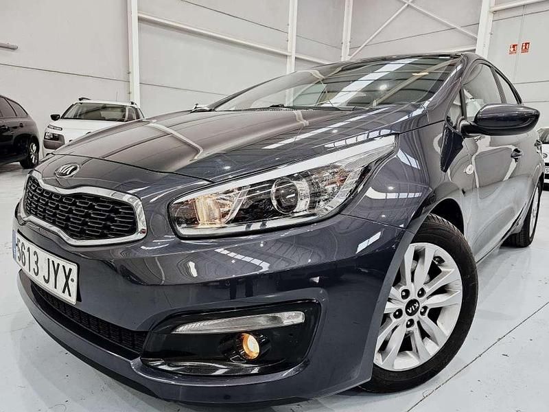 Usado Kia Ceed GT 90 CV (66 kW) 2017 Gris Utilitario