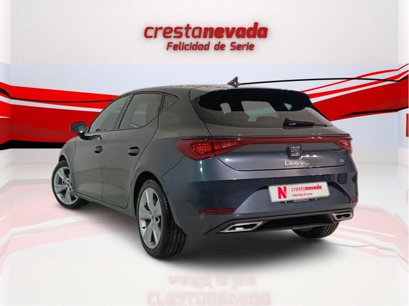 Usado Seat Leon Style 150 CV (110 kW) 2024 Gris Utilitario