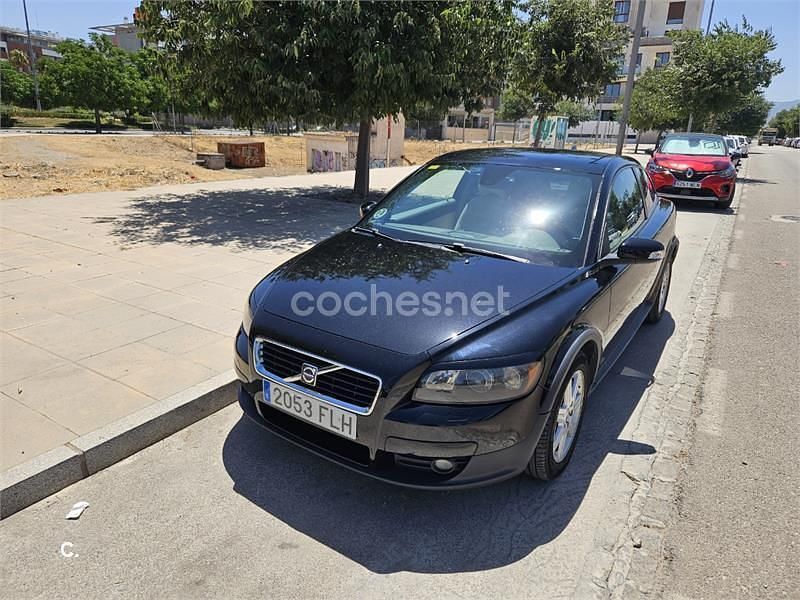 Usado Volvo C30 Kinetic 136 CV (100 kW) 2007 Negro Utilitario