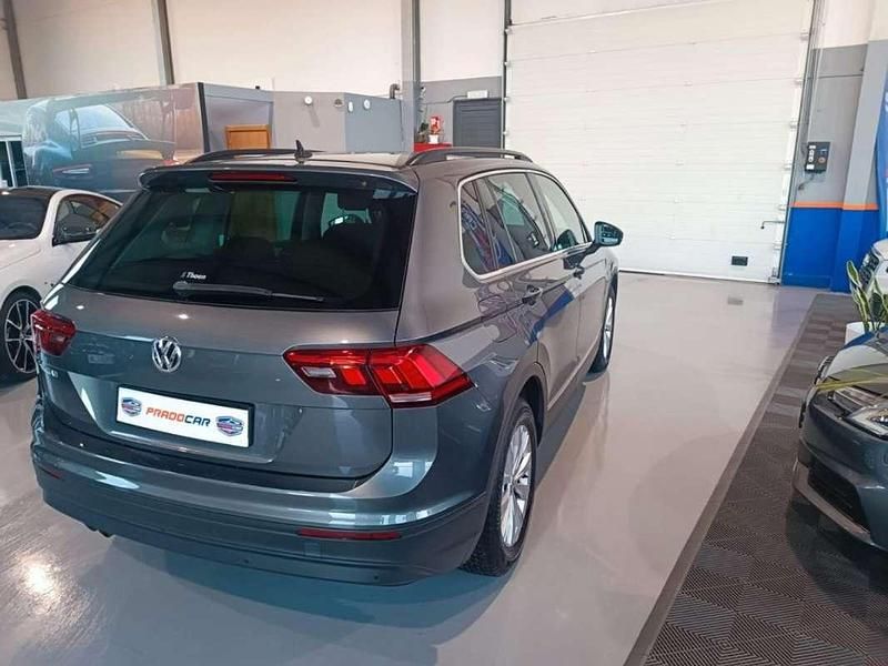 Usado VW Tiguan Advance 150 CV (110 kW) 2018 Gris / plata SUV