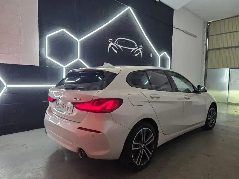 Usado BMW 118 150 CV (110 kW) 2022 Blanco Utilitario
