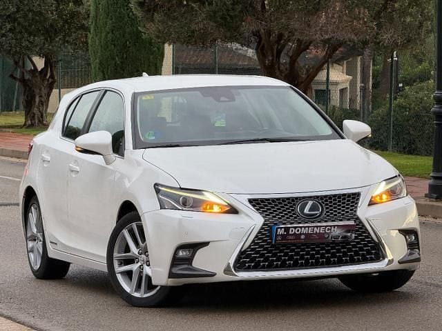 Usado Lexus CT200h Sport Line 136 CV (100 kW) 2015 Blanco Utilitario