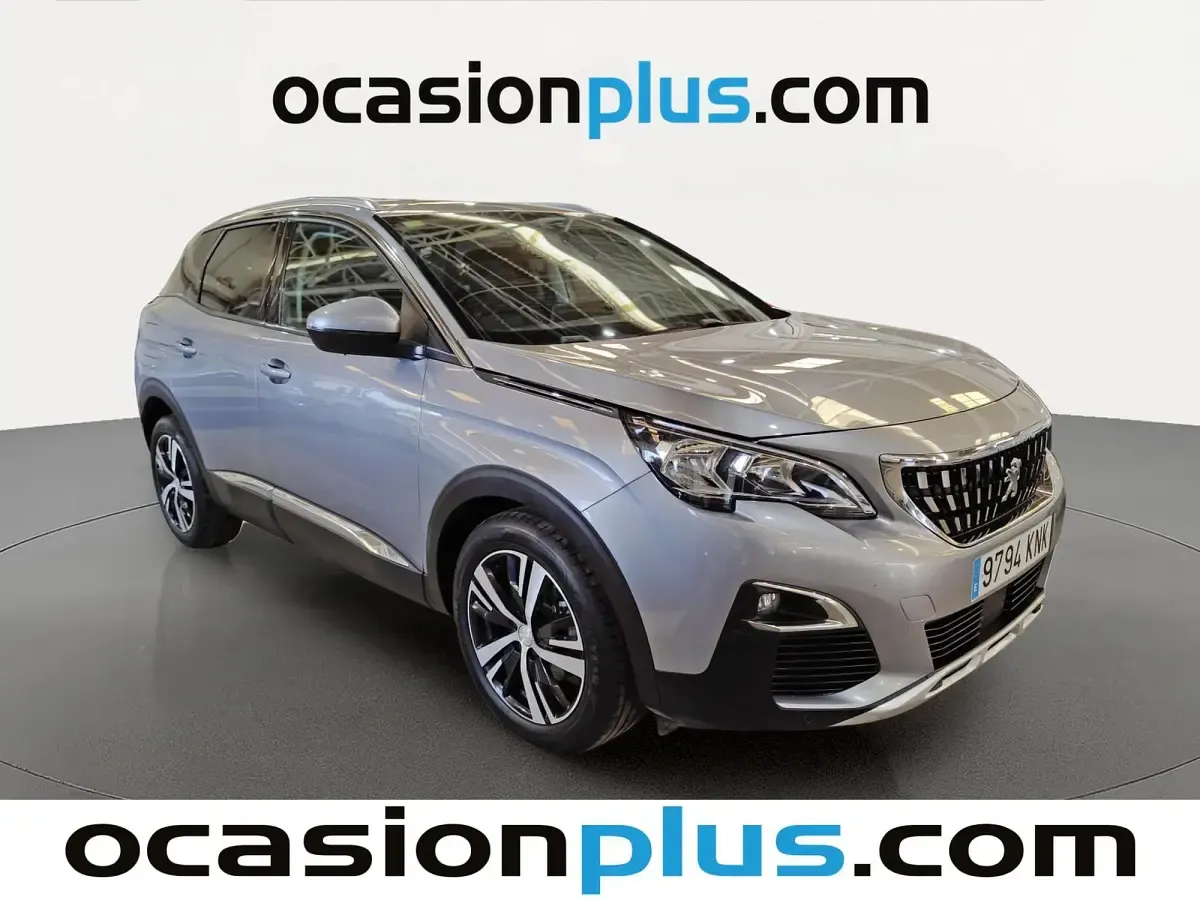 Usado Peugeot 3008 Allure 131 CV (96 kW) 2018 Gris SUV