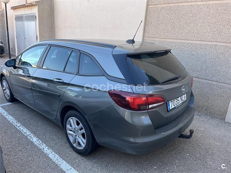 Usado Opel Astra Ultimate 122 CV (89 kW) 2020 Gris / plata Familiar