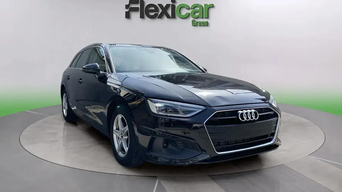 Begagnad Audi A4 Advanced Plus 163 HK (119 kW) 2023 Svart Kombi