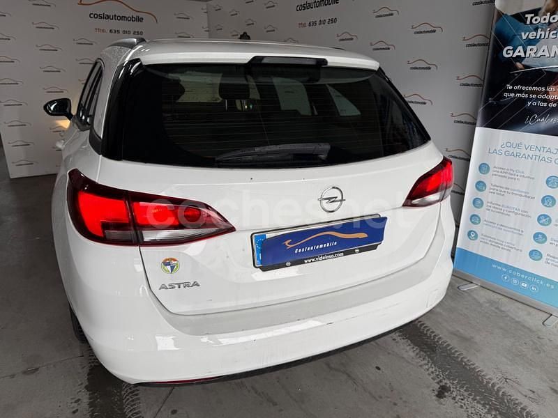 Usado Opel Astra Dynamic 110 CV (80 kW) 2019 Blanco Familiar
