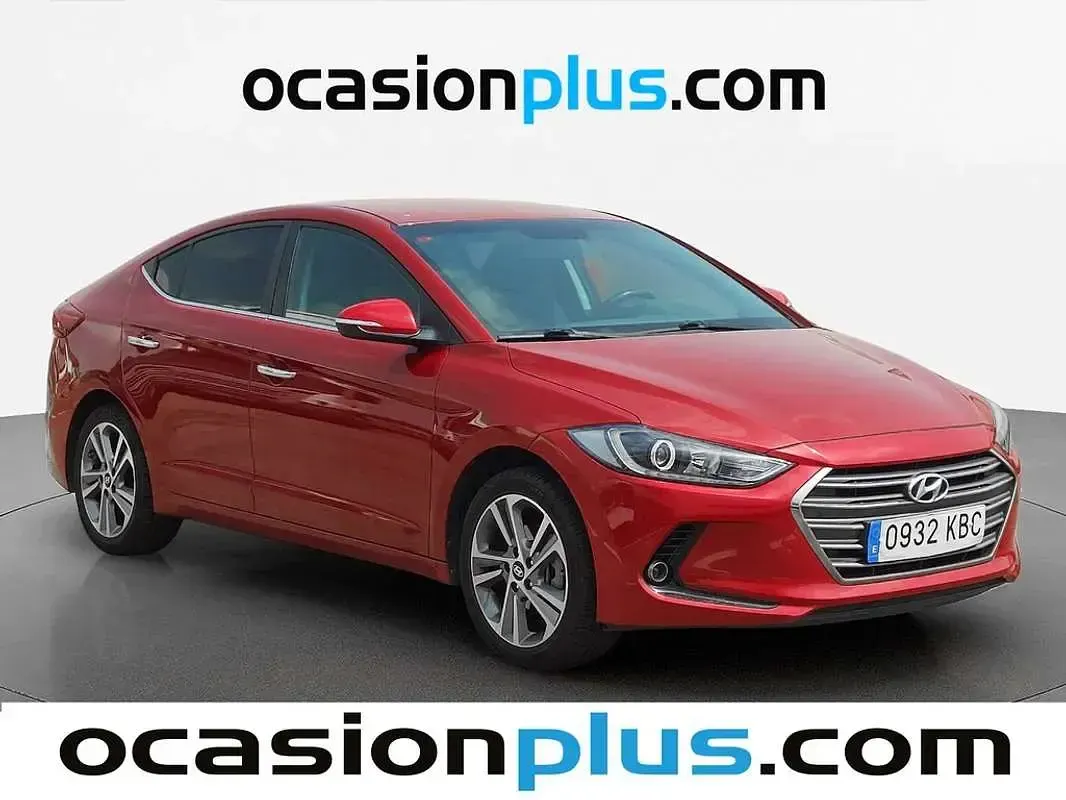 Usado Hyundai Elantra 128 CV (94 kW) 2017 Rojo Utilitario