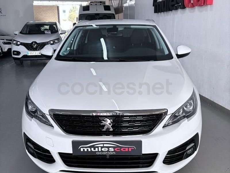 Usado Peugeot 308 SW Style 130 CV (95 kW) 2020 Blanco Familiar