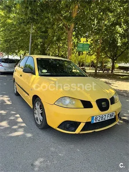 Usado Seat Ibiza Reference 100 CV (73 kW) 2007 Amarillo Utilitario
