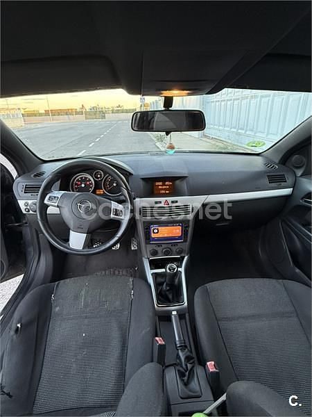Usado Opel Astra GTC Enjoy 105 CV (77 kW) 2007 Gris / plata Berlina