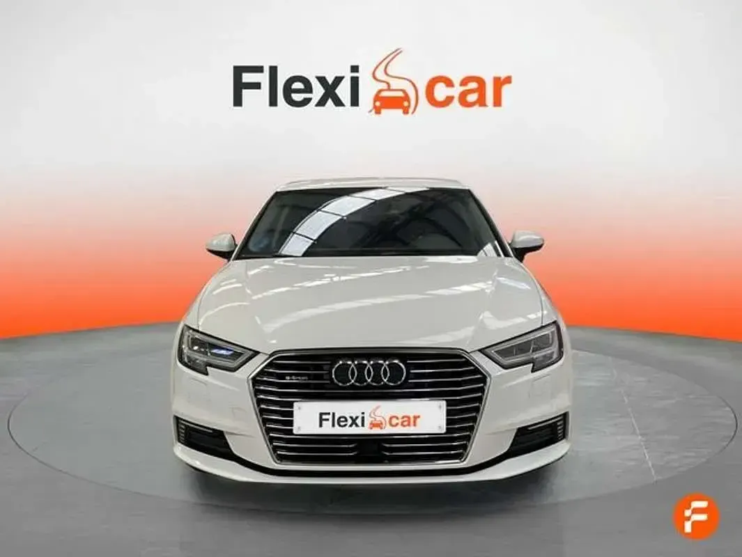 Usado Audi A3 Sportback e-tron Sport 204 CV (150 kW) 2017 Blanco Utilitario