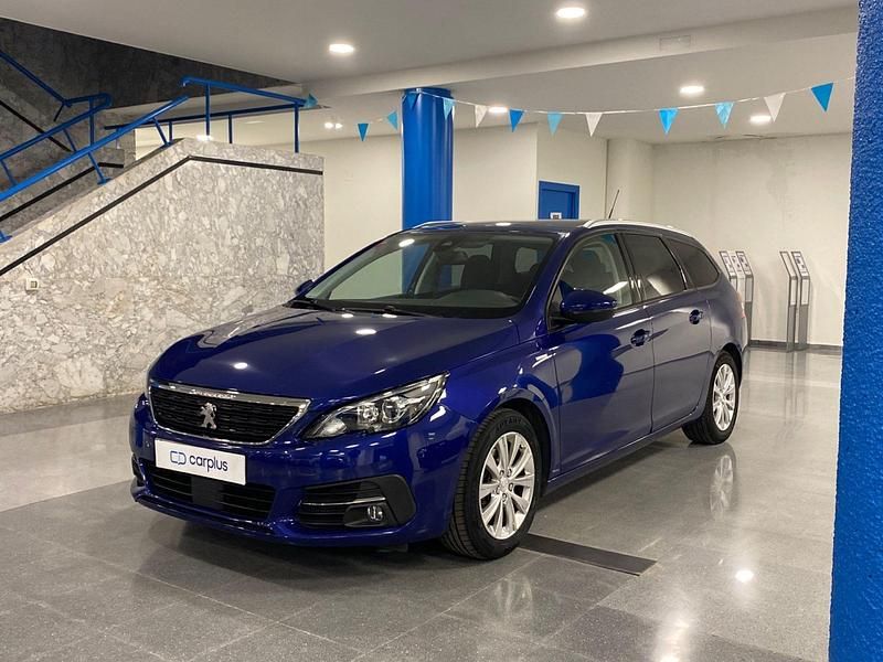 Usado Peugeot 308 SW Style 100 CV (73 kW) 2019 Azul magnético (metalizado) Familiar