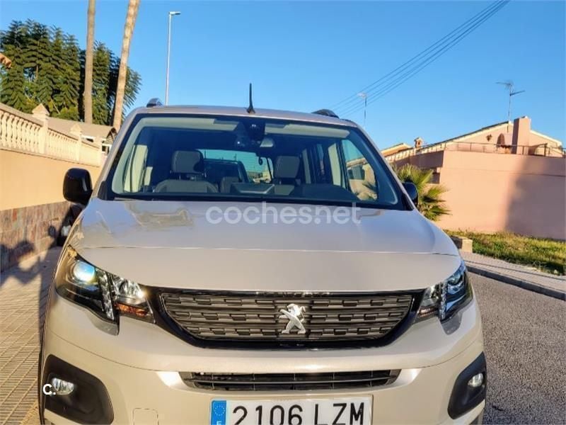 Beige Usado 2022 Peugeot Rifter GT Monovolumen | 25.900 € (Caro) - Imagen 1/4