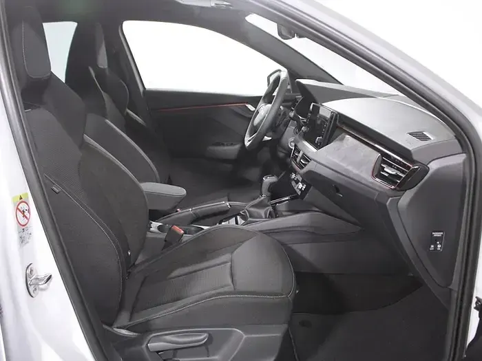 Usado Skoda Scala 115 CV (84 kW) 2025 Blanco Utilitario