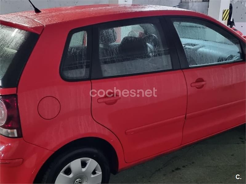 Usado VW Polo Edition 70 CV (51 kW) 2007 Rojo Utilitario