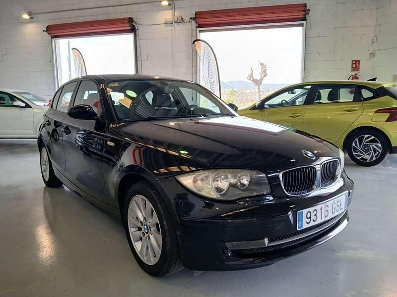 Usado BMW 118 Comfort Edition 143 CV (105 kW) 2009 Negro Utilitario