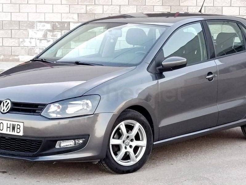 Usado VW Polo Advance 70 CV (51 kW) 2014 Gris / plata Berlina