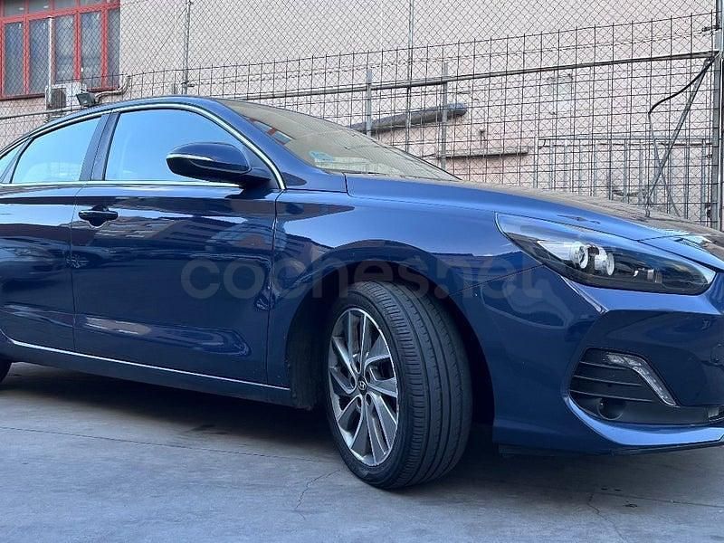 Usado Hyundai i30 120 CV (88 kW) 2018 Azul Berlina