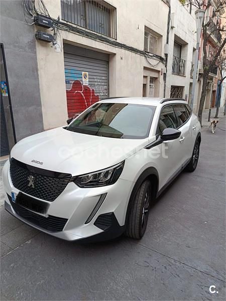 Usado Peugeot 2008 Allure 100 CV (73 kW) 2023 Blanco SUV