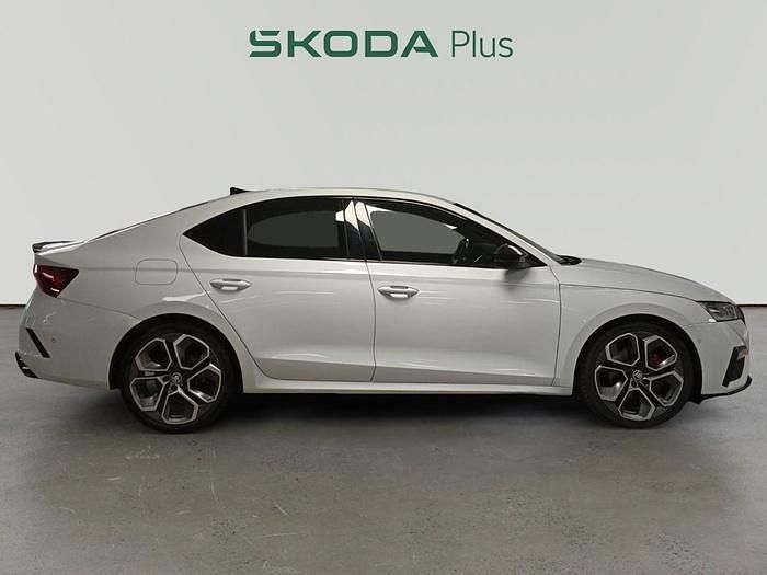 Usado Skoda Octavia RS 200 CV (147 kW) 2021 Blanco