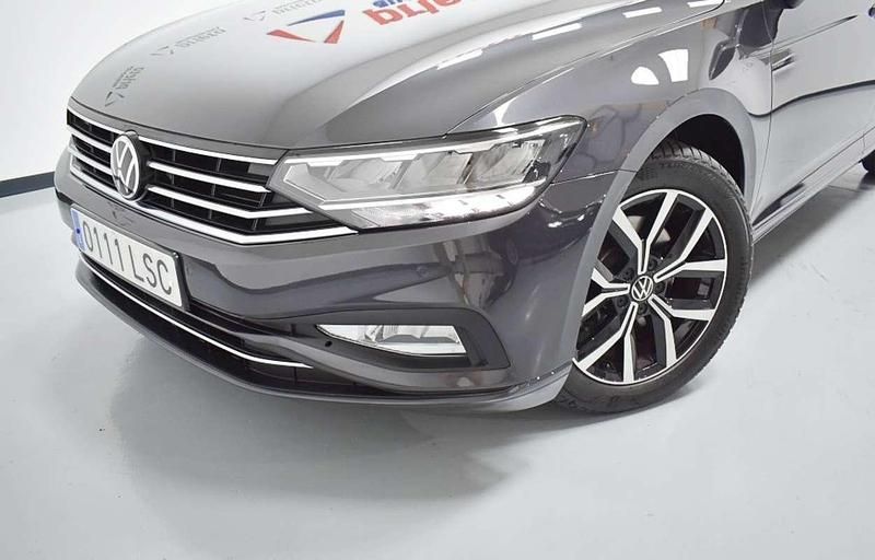 Usado VW Passat Executive 150 CV (110 kW) 2021 Gris Berlina