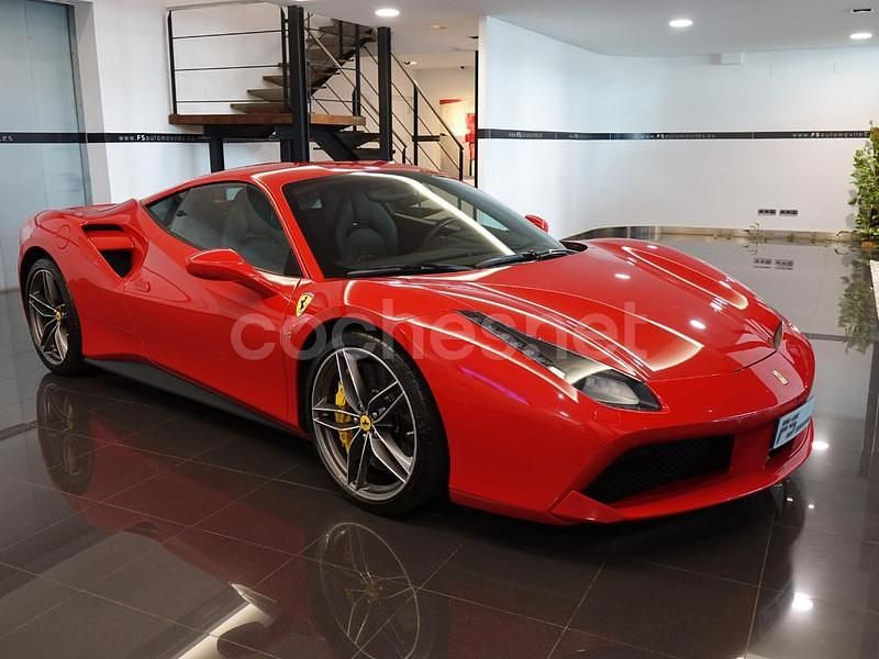 Rojo Usado 2018 Ferrari 488 Coupe | 197.900 € (Precio justo) - Imagen 1/4
