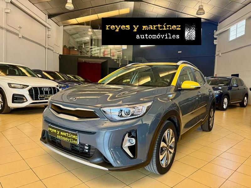 Gris Usado 2021 Kia Stonic SUV | 13.900 € (Un poco caro) - Imagen 1/4