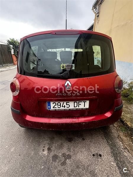 Usado Renault Modus Dynamique 80 CV (58 kW) 2005 Rojo Monovolumen