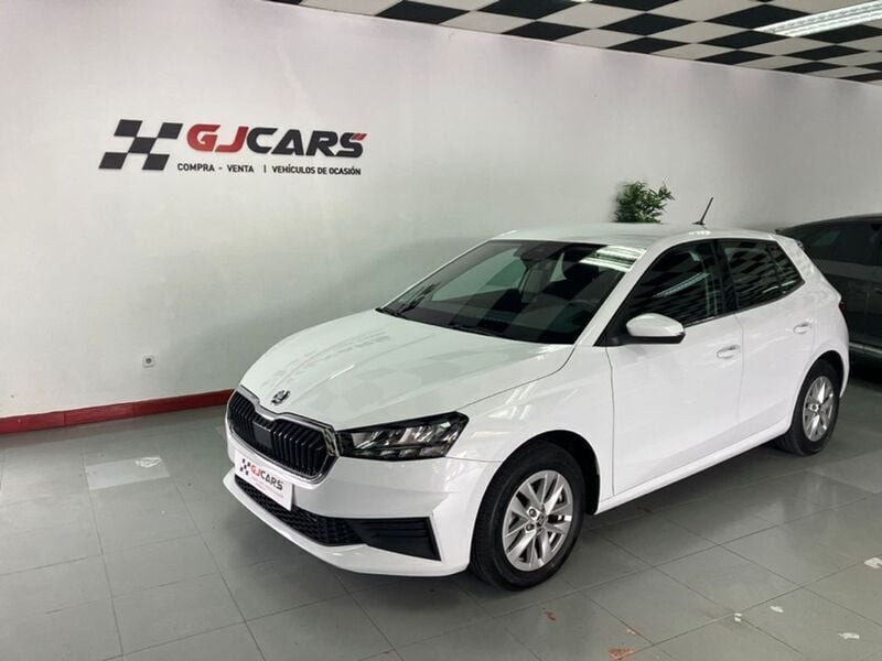 Blanco Usado 2022 Skoda Fabia Ambition Berlina | 14.900 € (Precio justo) - Imagen 1/4