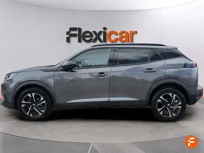 Usado Peugeot 2008 Allure 130 CV (95 kW) 2023 Gris SUV