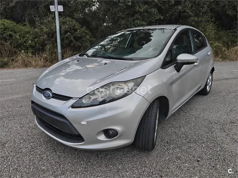 Usado Ford Fiesta Titanium 90 CV (66 kW) 2010 Blanco Berlina
