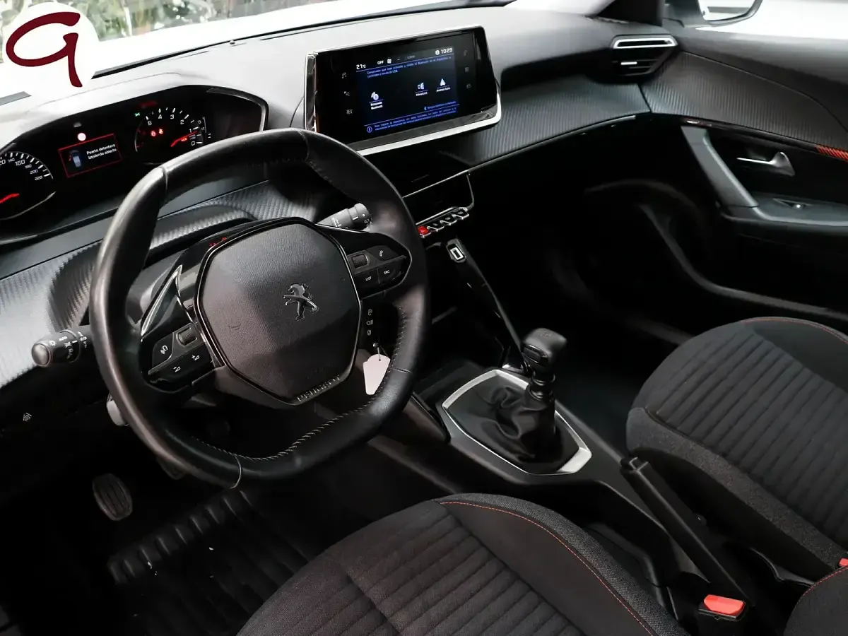 Usado Peugeot 2008 Active 110 CV (80 kW) 2021 Blanco SUV