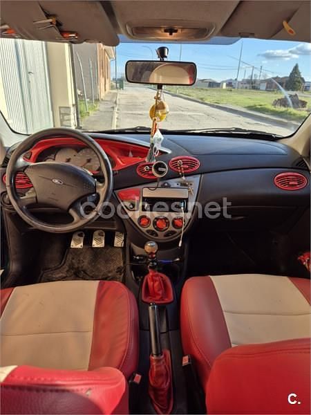 Usado Ford Focus Trend 115 CV (84 kW) 2002 Verde Berlina