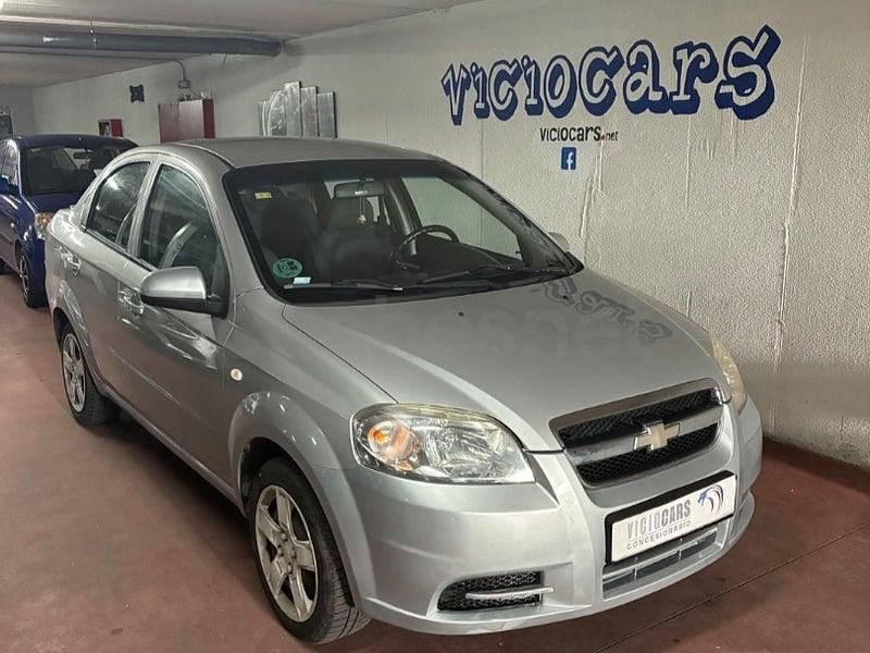 Usado Chevrolet Aveo LS 94 CV (69 kW) 2006 Gris / plata Berlina