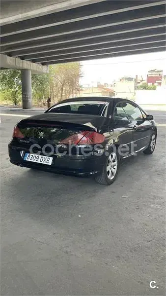 Usado Peugeot 307 CC 110 CV (80 kW) 2006 Negro Descapotable